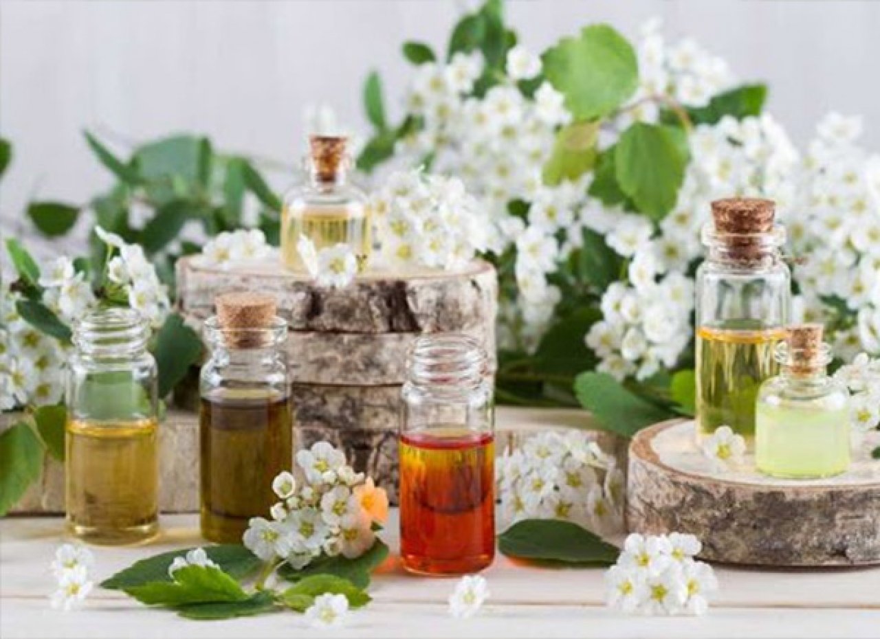 Tinh dầu thu hút may mắn: mùi nào giúp tăng năng lượng tích cực?